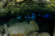 Red Hills: Long Lava Tube, Hawaii, USA;  1/125 sec at f / 9,0, 10 mm